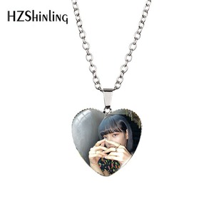 Personnalisé coréen idole groupe coeur <span class=keywords><strong>jennie</strong></span> <span class=keywords><strong>rose</strong></span> lisa coeur pendentif célèbre chanteuse collier ras du cou pour fille - Product Image 6