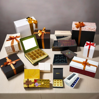 Boîte à chocolat rigide personnalisable de luxe avec laminage mat et gaufrage, revêtement UV, recyclable