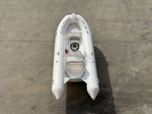 Huihao Maßgefertigtes 3,9m Weißes Glasfaser-Fischerboot RIB-Boote Yacht mit Frontsteuerung zum Verkauf - Product Image 6