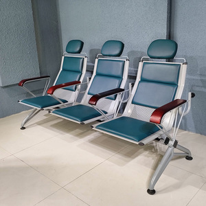 Sillas de infusión para hospitales Guoye Furniture DD03A, de cuero verde y metal, en fila, para sala de espera de clínicas. - Product Image 1