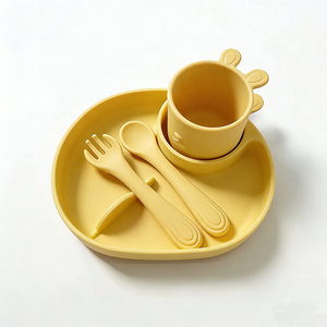 Ensemble de vaisselle en silicone souple de haute qualité, personnalisable, imperméable, 100% de qualité alimentaire, assiette et bol pour l'alimentation des bébés - Product Image 4