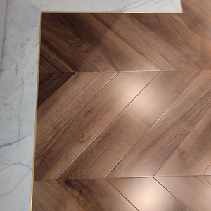 Parquet en bois véritable multicouche AVANTIMORA AS2047, chêne blanc européen mat, qualité AB, durable, système T&G, 15 mm, Chevron, pour villa - Product Image 1
