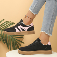 Baskets rétro pour femmes en daim noir à rayures roses, semelle en caoutchouc, à lacets, chaussures plates décontractées, baskets tendance