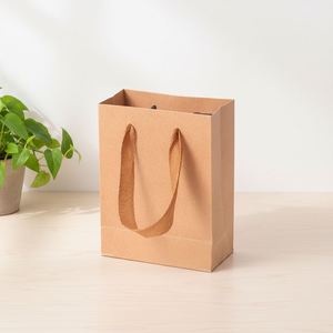 Bolsa de Papel Kraft Marrón con Asas Anchas, Personalizable, Ecológica, Hecha con Materiales Reciclados - Product Image 1