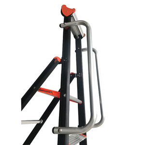 Échelle pliante double face en A avec <span class=keywords><strong>marches</strong></span> larges à nervures et étais de soutien renforcés pour la maintenance à domicile et en entrepôt - Product Image 4