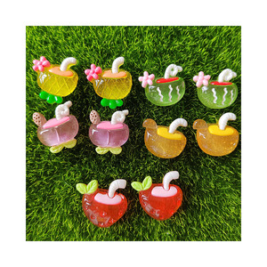 Cabochons d'été ananas pour boissons aux fruits Flatback Resin Kawaii Slime Charms - Product Image 1