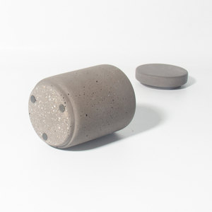 Bocaux à bougie gris en <span class=keywords><strong>béton</strong></span> naturel Conteneur à bougie en gros en usine fabriqué à la main avec un <span class=keywords><strong>couvercle</strong></span> en <span class=keywords><strong>béton</strong></span> pour la décoration de la maison - Product Image 5