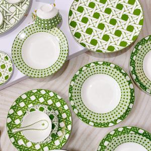 Venta caliente verde 41 piezas de lujo europeo hueso China plato de fruta y juego de cena de porcelana para regalo - Product Image 3