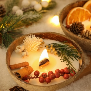 Velas Aromáticas Personalizadas en Cuencos de Coco, Decoración para el Hogar, Velas Perfumadas Hechas a Mano con Cera de Soya y Flores Secas - Product Image 6