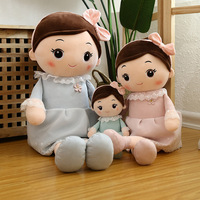 Vente en gros de peluches mignonnes robe rouge douce et pelucheuses chiffons de poupées pour bébés filles jouets pour filles habillées en peluche faits à la main