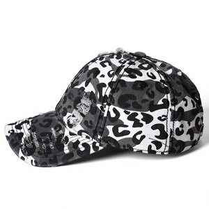 Gorra de béisbol desgastada en blanco al por mayor, lista para bordado personalizado, etiqueta blanca, gorra de papá desgastada, gorra con marca personalizada - Product Image 1