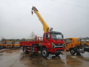 Camion <span class=keywords><strong>grue</strong></span> lourd Dongfeng 4x2 avec flèche de chargement pour le levage et le transport industriels - Product Image 5
