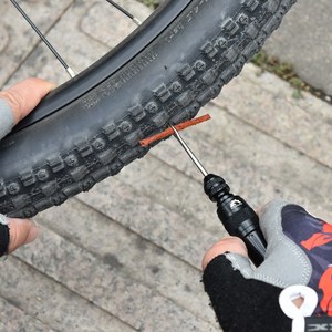 <span class=keywords><strong>Kit</strong></span> <span class=keywords><strong>de</strong></span> reparación <span class=keywords><strong>de</strong></span> neumáticos <span class=keywords><strong>de</strong></span> bicicleta, <span class=keywords><strong>Kit</strong></span> <span class=keywords><strong>de</strong></span> parche portátil sin cámara para <span class=keywords><strong>MTB</strong></span> - Product Image 3