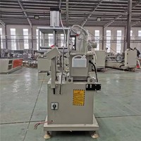 La perceuse et fraiseuse CNC pour profilés en aluminium est utilisée pour la gravure de plan de chanfrein de fraisage et d'autres processus
