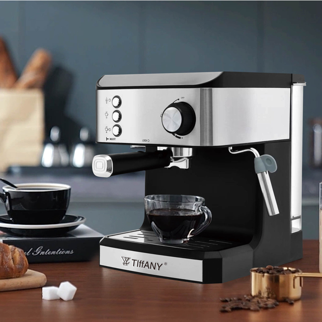 Professional Stainless Steel Italian Espresso Machine for Commercial Latest Design Coffee Maker for Cafe Restaurant