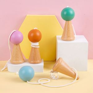 Jouet en bois de hêtre pour bébé, mini Kendama, pour l'apprentissage et l'éducation des tout-petits et des enfants d'âge préscolaire - Product Image 2