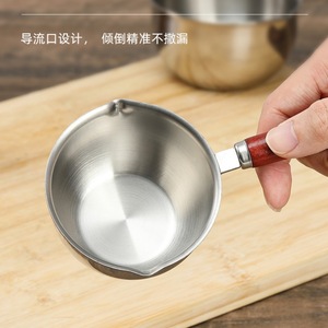 Mini olla para verter aceite de acero inoxidable de 150 ml y 300 ml con mango de madera para cocinar en la cocina - Product Image 4