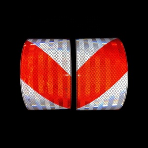 Ruban adhésif de signalisation pour véhicules rouge et blanc réfléchissant DOT-C2 10 cm pour remorque - Product Image 5