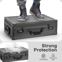 Boîte de rangement pour cartes sportives de style tendance à double bouton, en plastique rigide de haute qualité, porte-cartes magnétiques à chargement par le haut, double protection