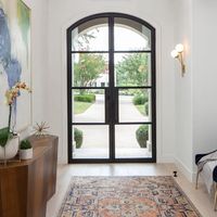 Portes d'entrée arquées en fer forgé à toit rond, portes extérieures doubles en fer avec verre, design moderne, sur mesure
