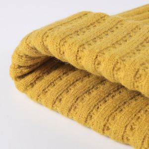 Gorro de lana para mujer, gorro pequeño de aspecto facial grueso para mantener el calor, gorro con orejeras de punto, venta al por mayor - Product Image 5