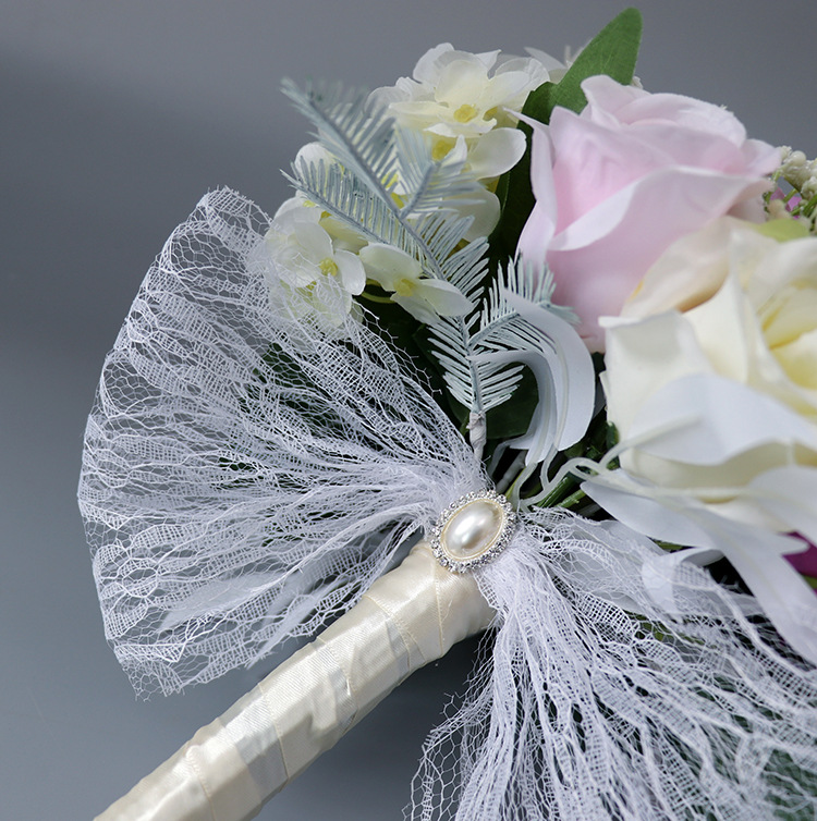Bouquet da sposa a cascata, bouquet di fiori da sposa, fiori da sposa, bouquet da sposa, bouquet bordeaux, bouquet da damigella d'onore, fiori bordeaux. - Italia