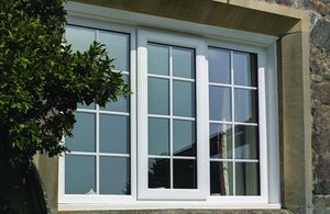 Ventanas Francesas Modernas de Aluminio Blanco con Paneles Laterales de Vidrio, Doble Acristalamiento, Energía Solar, Insonorizadas, Garantía de 5+ Años - Product Image 4
