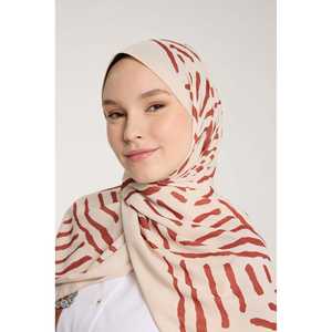 ผ้าคลุมไหล่ไหมแท้ลายวี-ดีเซน สีเบจทาบา - Product Image 4