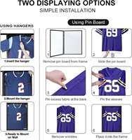 Vitrine murale en acrylique sur mesure pour maillot de sport avec protection UV, cadenas et tableau d'affichage
