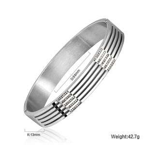 Brazalete de Lujo para Mujer, Chapado en Oro de 18K, de Acero Inoxidable con Rayas de Circonio - Product Image 6