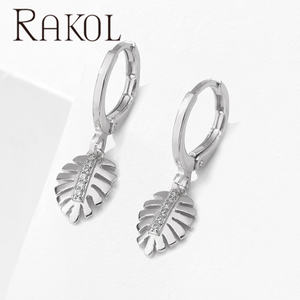 RAKOL EP5216 Pendientes de diseñador de moda para mujer en forma de hoja chapada en oro - Product Image 3