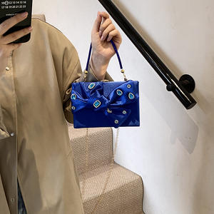 Sacs à bandoulière de soirée élégants et tendance, style luxe léger, avec chaînes, motif nœud, en PU imperméable, fermeture à fermoir, personnalisable pour - Product Image 3