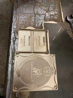 Machine de soudage haute fréquence pour badges, emblèmes et étiquettes 3D personnalisés en TPU et EVA, avec logo en relief hydraulique et fabrication de patchs en caoutchouc