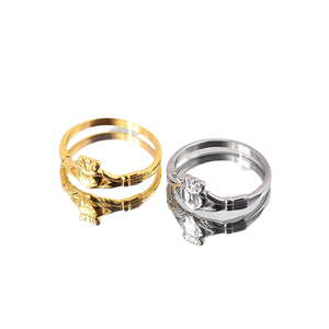 Anillo DE BODA femenino de acero inoxidable de moda Pure <span class=keywords><strong>Love</strong></span> Carat Hand Heart Crown con circón de corte princesa y chapado en oro - Product Image 5