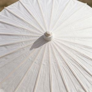 Parasol pliant classique multi-usage en papier blanc pour décoration de fête et mariage - Vente en gros - Product Image 4
