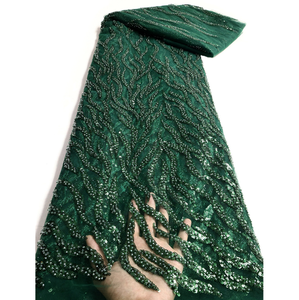 Merveilleux tissu de dentelle française écologique avec broderie de fleurs perlées et type de maille de perles - Product Image 1