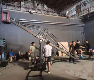 Grúa giratoria de cámara pesada para rodaje de películas, utiliza <span class=keywords><strong>4</strong></span> ruedas con patas de nivelación. - Product Image 5