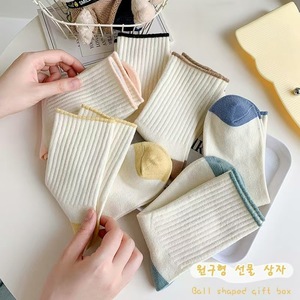 Women's Mid-Calf Socks Color-Blocked Simple Style Anti-Slip Breathable Spring Autumn Wear - Product Image 4