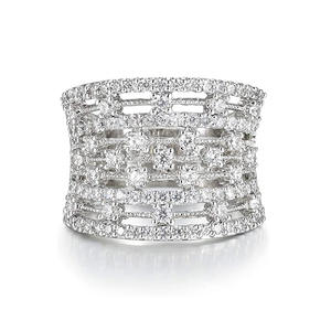 F1629 Anello di Lusso da Donna in Oro Bianco con Diamante Taglio Brillante Rotondo Colore D Naturale Gioiello per Matrimonio - Product Image 1