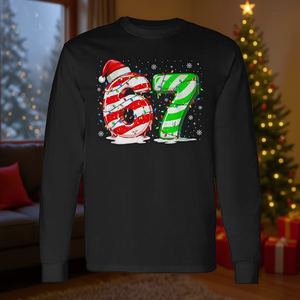 Six Seven 6 7 Meme Christmas Santa Hat T-shirt à manches longues assorti pour la famille - Product Image 3