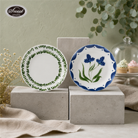 Assiettes à dîner en céramique élégantes et minimalistes SWT, ensemble de vaisselle moderne de couleur unie pour les repas quotidiens