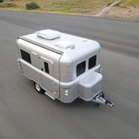 Caravane de voyage de luxe 4x4 tout-terrain en aluminium aéronautique durable de haute qualité avec sol en cuir moderne et indépendant pour famille
