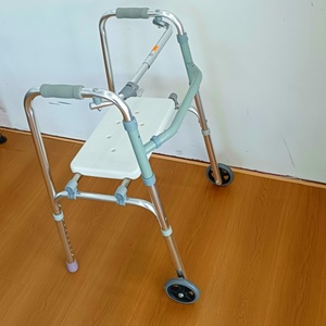 הליכון רפואי מתקפל ומתכוונן לקשישים, בעל אישור CE, עשוי פלדה, אלומיניום ופלסטיק, בעל עיצוב ניתן להסרה. - Product Image 5