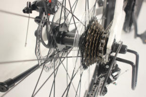 Vente directe d'usine, vélo de montagne pour adultes de 26 pouces, 21 vitesses, cadre en acier au carbone, système de frein à disque - Product Image 4