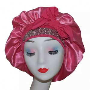 Gorro de satén de doble capa con logotipo personalizado de alta calidad, brillante, con diamantes de imitación y banda elástica de seda. - Product Image 4
