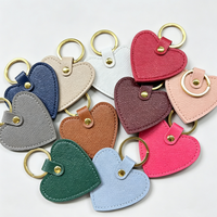 Porte-clés en forme de cœur multicolore, breloque de sac en PU, porte-clés de voiture avec logo personnalisé, idéal pour les cadeaux promotionnels d'entreprise