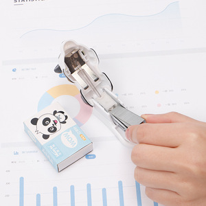 Mini Phim Hoạt Hình <span class=keywords><strong>Stapler</strong></span> Dễ Thương Sáng Tạo Của Nhãn Hiệu Sinh Viên Quà Tặng Nhựa Và Kim Loại Văn Phòng Phẩm <span class=keywords><strong>Stapler</strong></span> - Product Image 2