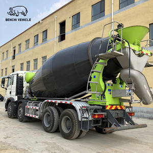 Boutique d'occasion 2022 8x4 12 cubique HOWO TX châssis ZOOMLION boîte supérieure bétonnière camion - Product Image 2