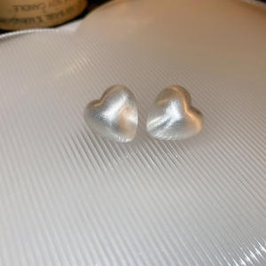 Pendientes de tuerca de Metal con forma de aguja para mujer, joyería de plata con diseño de viento cepillado, con personalidad, venta al por mayor - Product Image 5