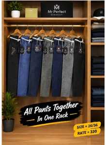 Jeans de Mezclilla con Corte Clásico Regular, Diseño Liso, Cintura Elástica con Cordón, Bolsillos Cargo Funcionales y Tela Resistente - Product Image 4